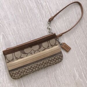 Vintage Y2K COACH Patchwork Signature Wristlet